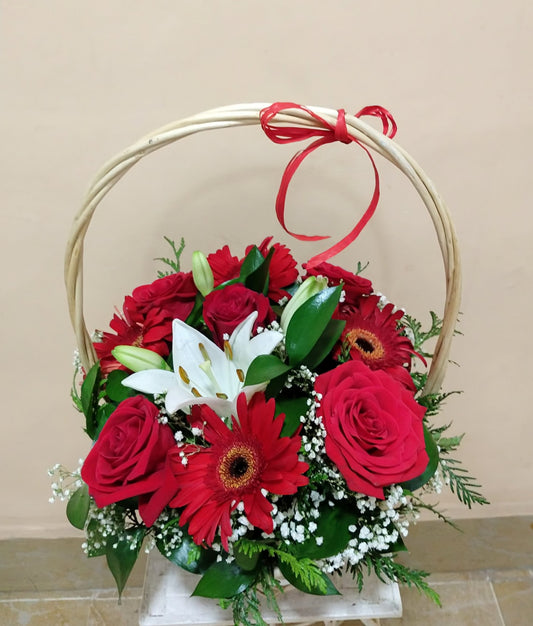 Cesta de Rosas y Gerberas