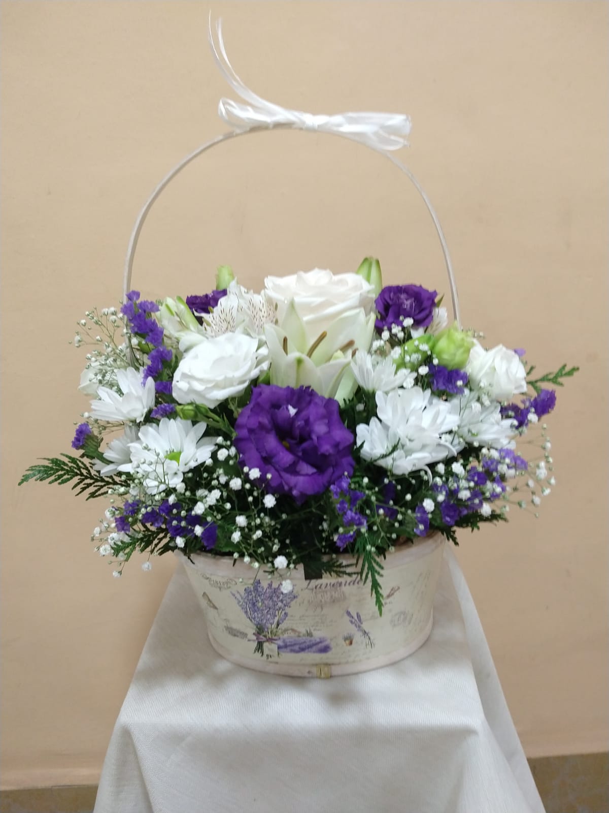 Cestita Violeta y Blanca