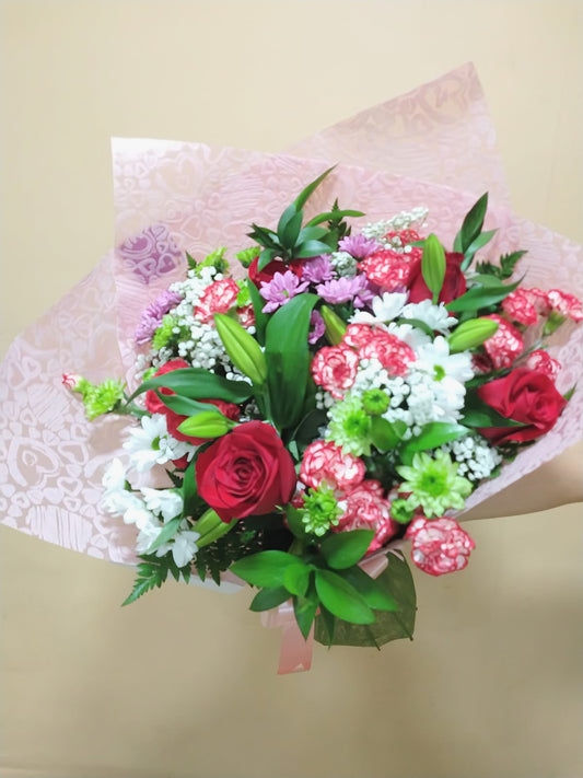 Ramo de Rosas, Margaritas y Lilium