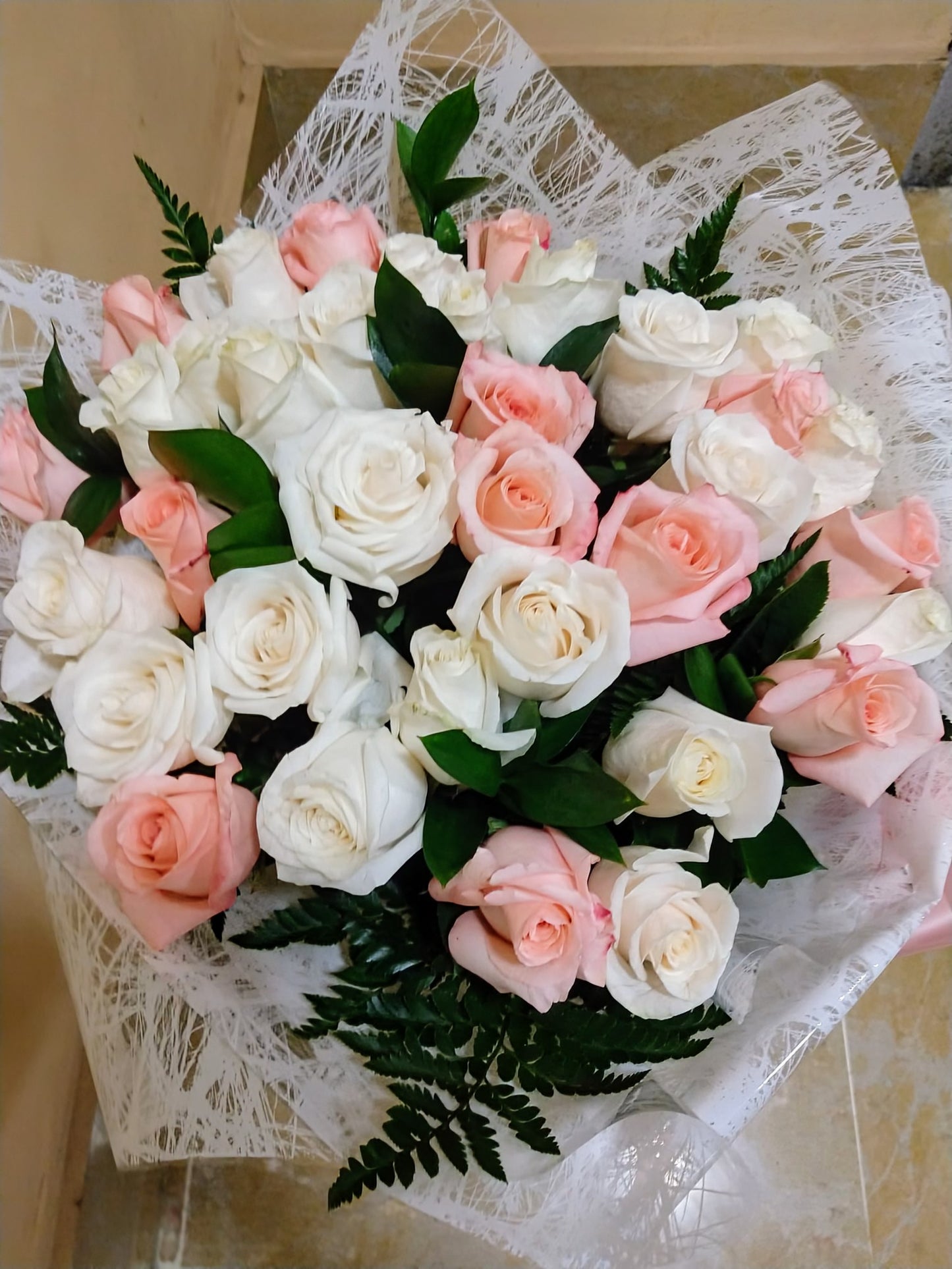 Ramo de Rosas Blancas y Rosas Rosadas