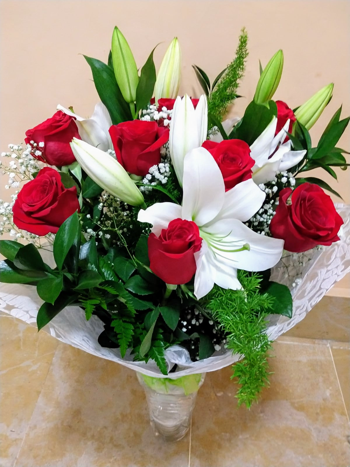 Ramo de Rosas y Lilium de Holanda