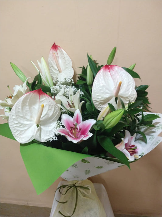 Ramo de Anthurium y Lilium