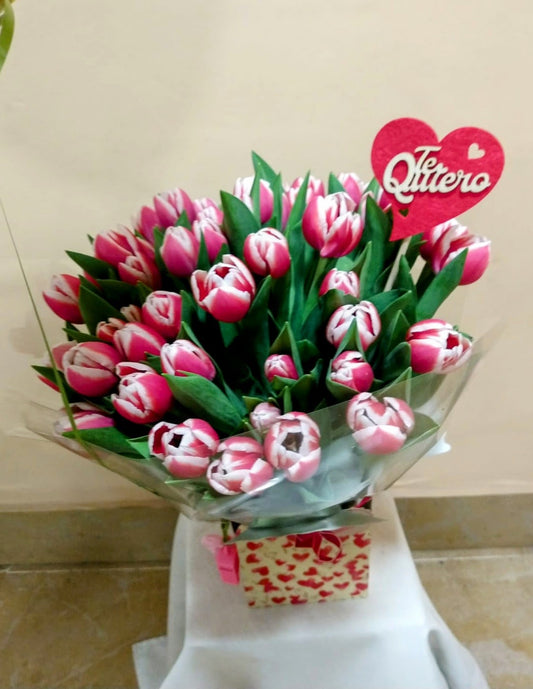 Caja Corazón con Tulipanes bicolor